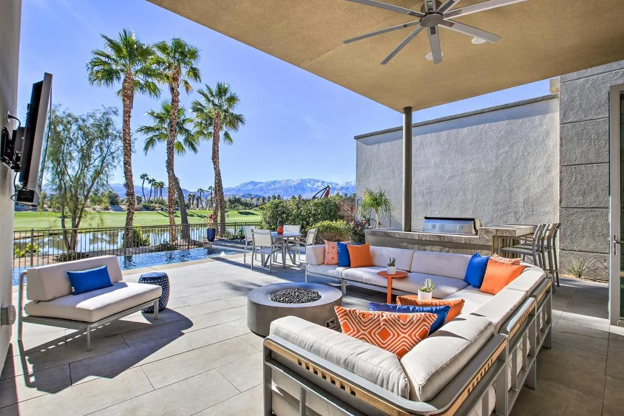 Palm Springs Oasis With Pool And Spa On Golf Course! Holiday home Palm Springs