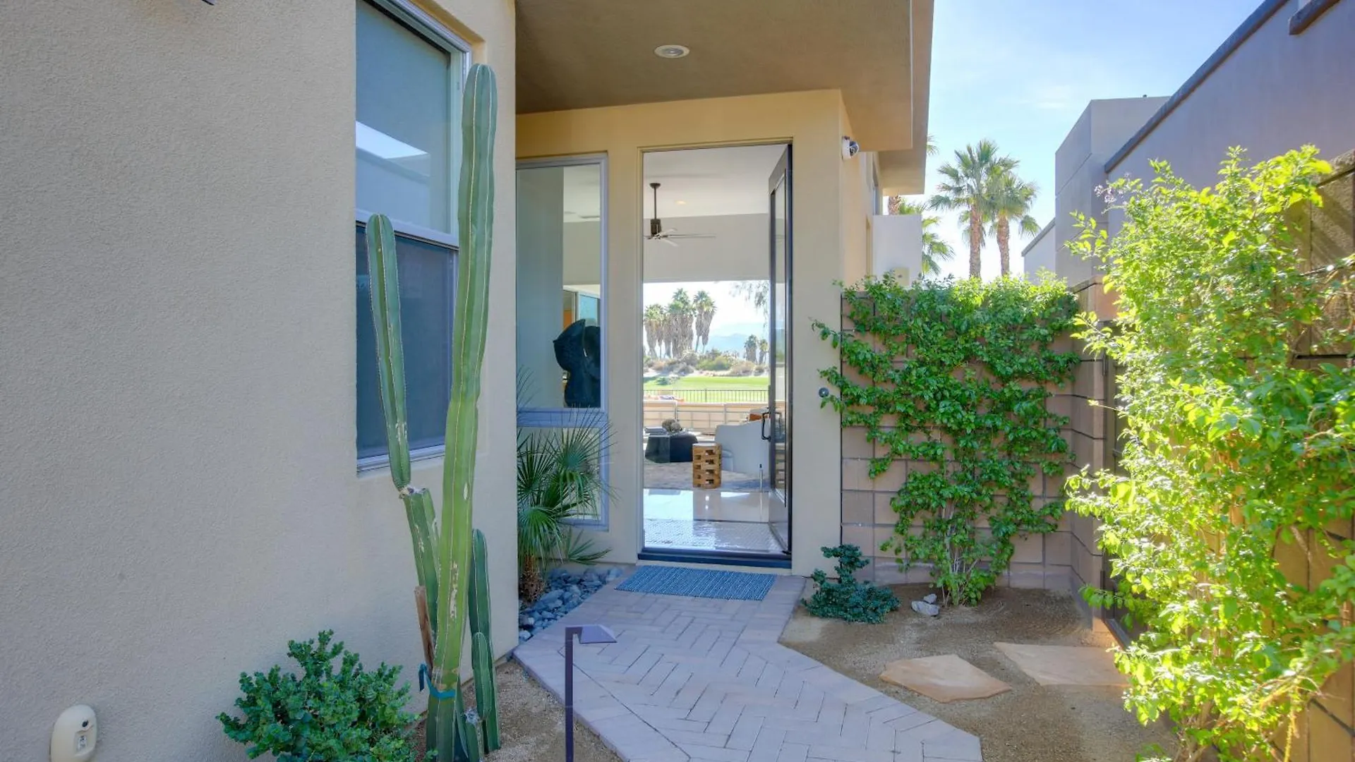 Holiday home Palm Springs Oasis With Pool And Spa On Golf Course! United States