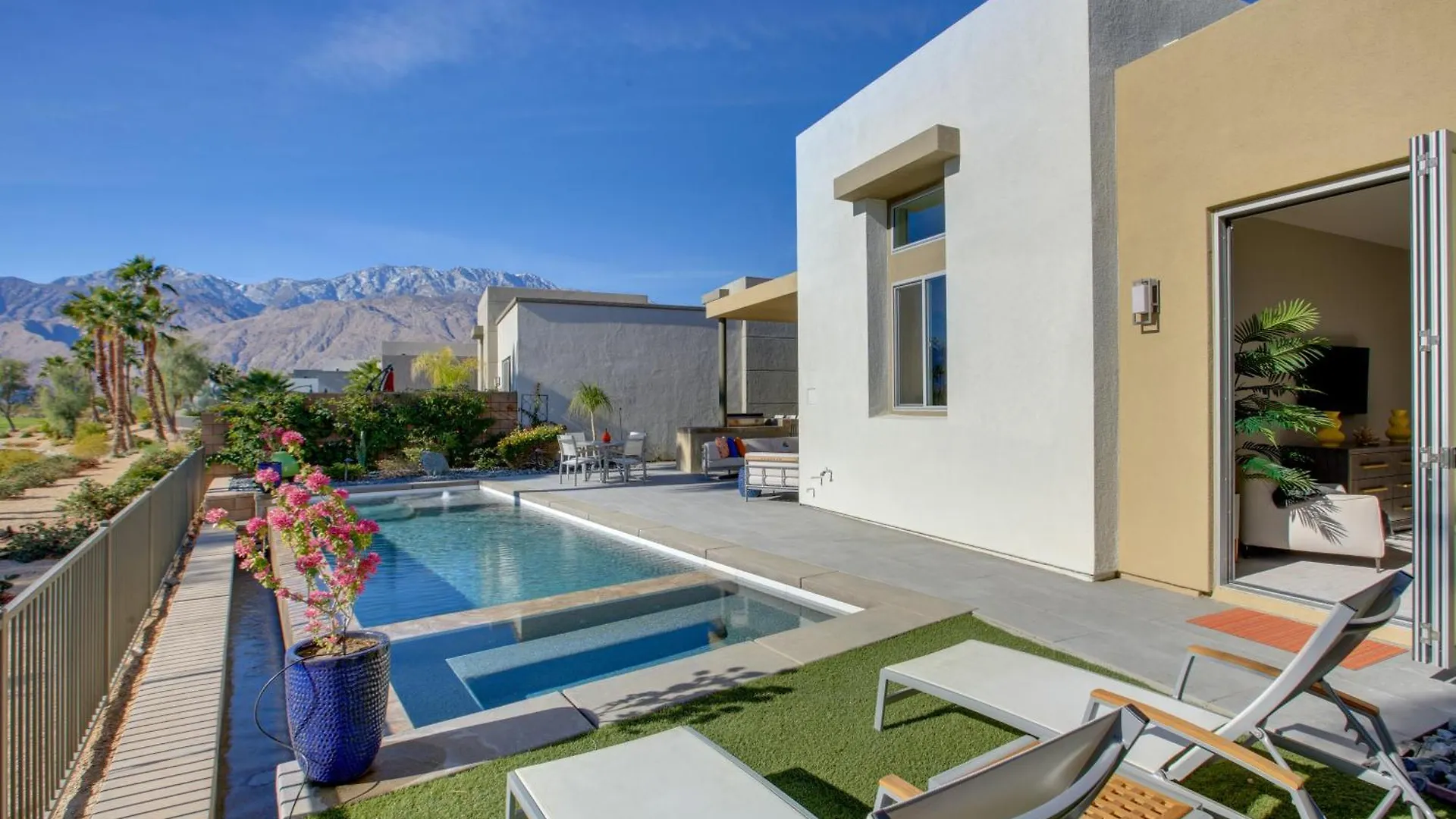 Holiday home Palm Springs Oasis With Pool And Spa On Golf Course! United States